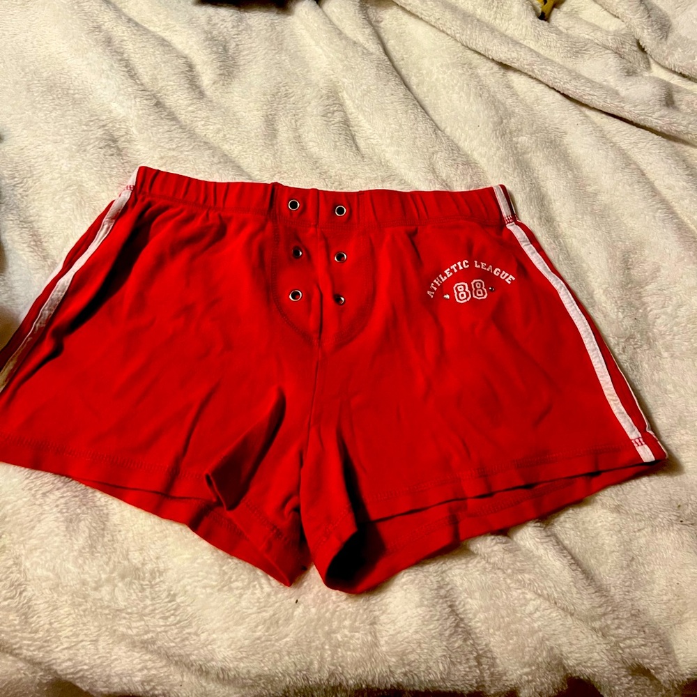 Use red Zoey shirts